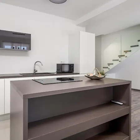 Gorgeous In With Kitchen Apartment